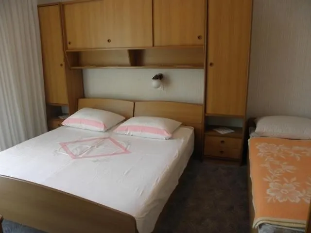 Ferienwohnung In Banjol Mit Meerblick, Terrasse, Klimaanlage, W-Lan Apartament